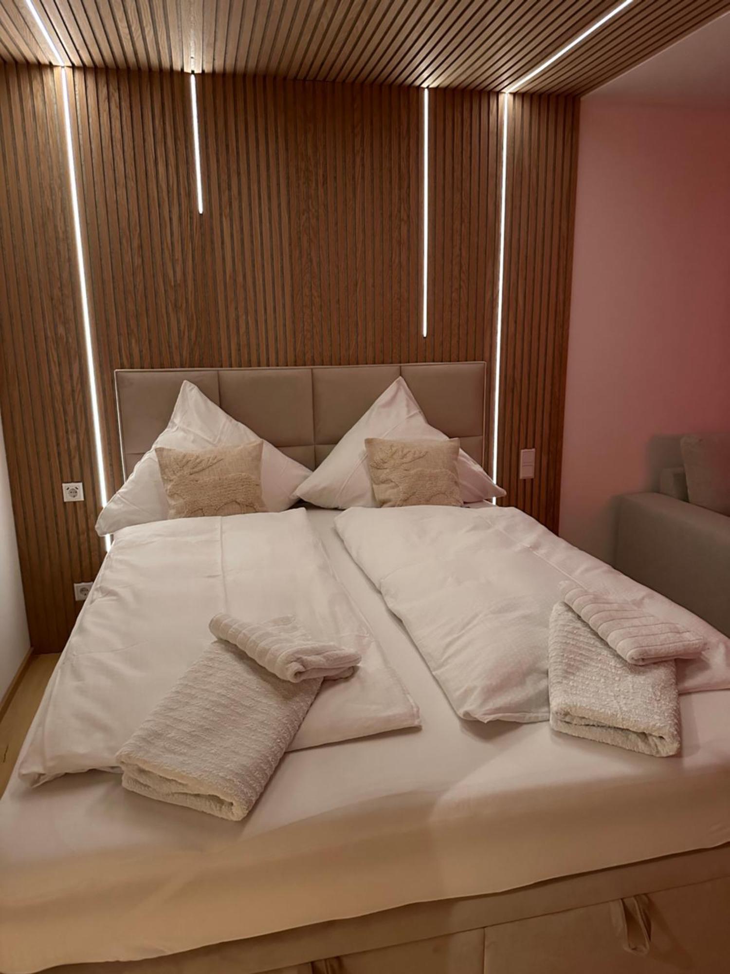 Studio Mit Indoor Pool Und Garten 洛弗附近圣马丁 外观 照片